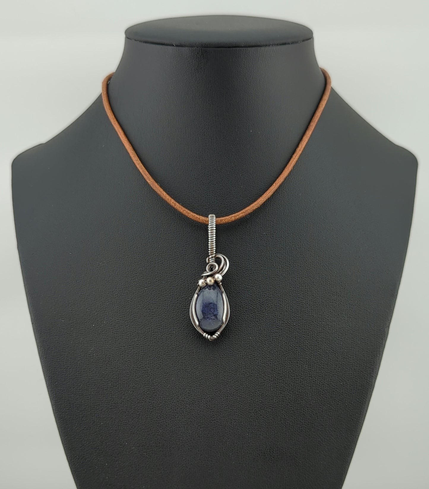 Tanzanite Pendant, set in Sterling Silver.