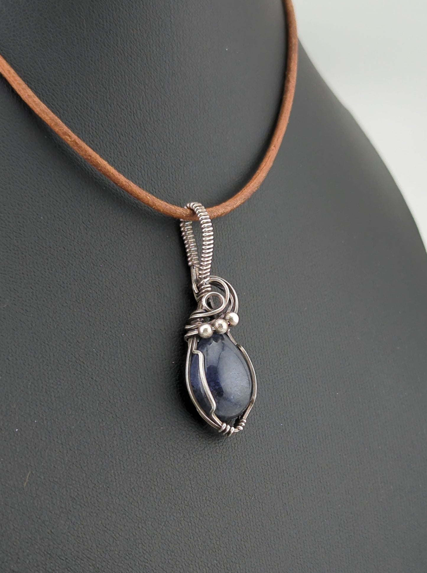 Tanzanite Pendant, set in Sterling Silver.