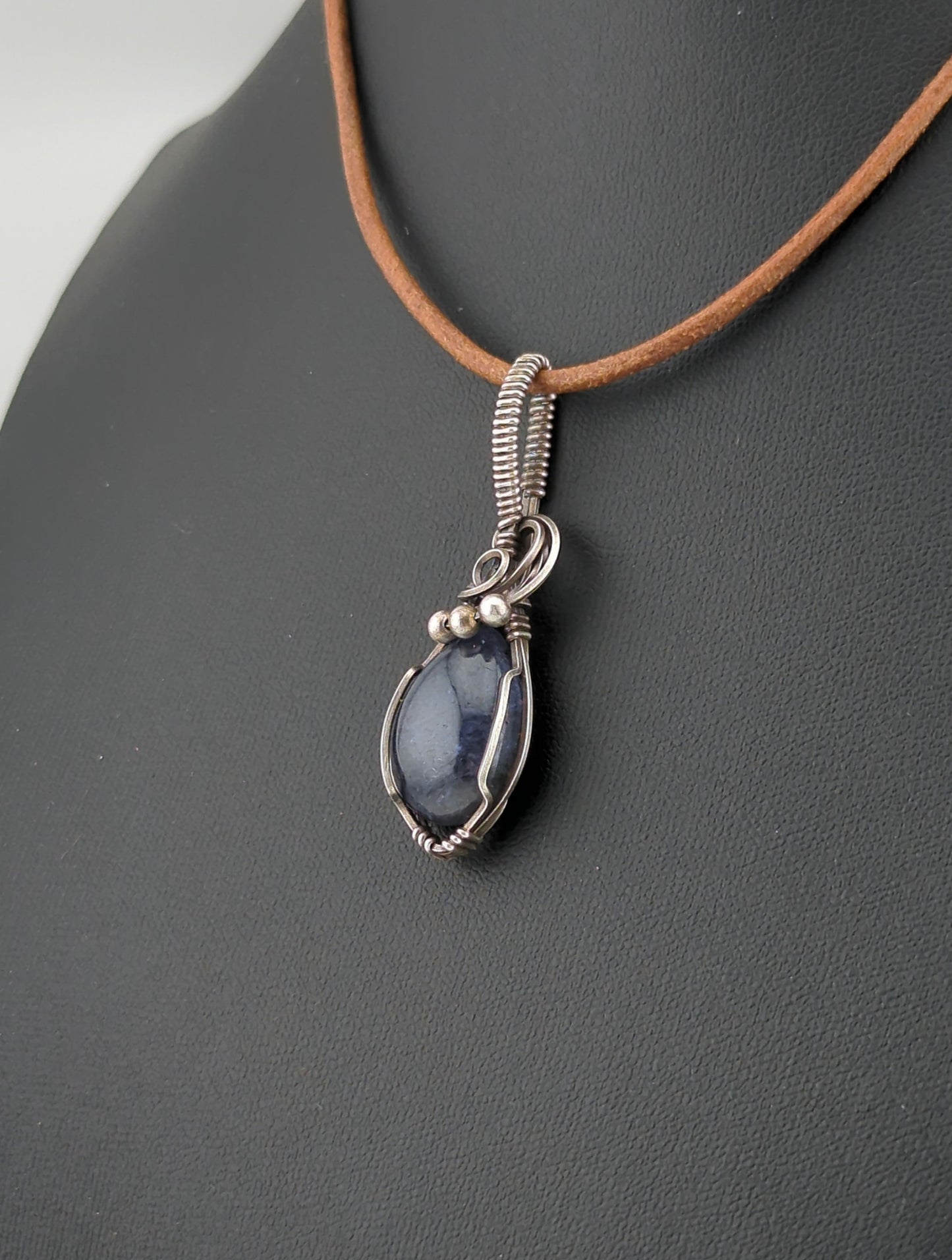 Tanzanite Pendant, set in Sterling Silver.