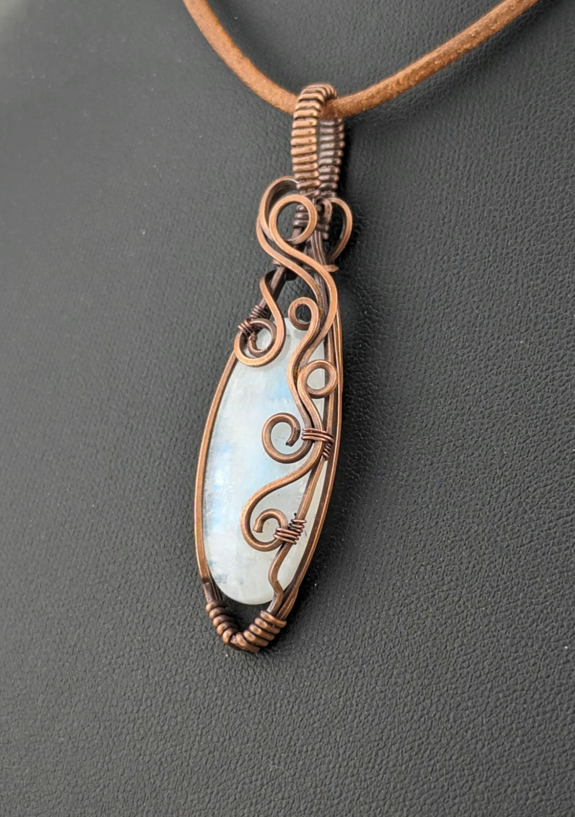 Moonstone pendant, with blue flash