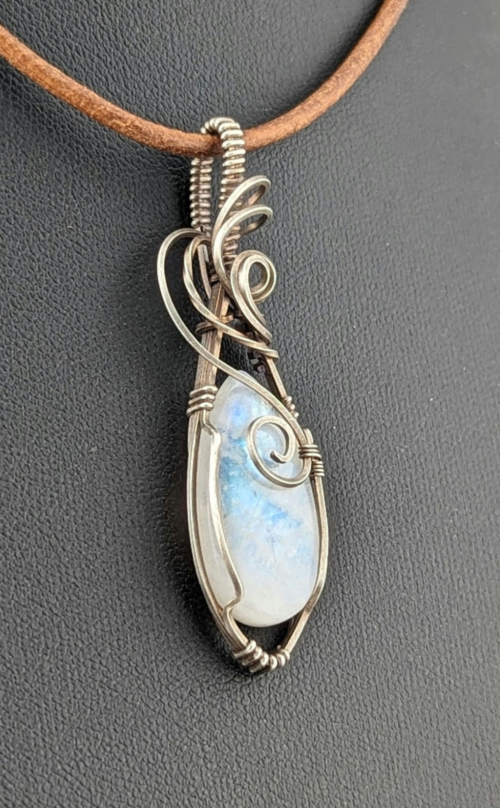 Moonstone pendant, with blue flash set in Sterling Silver.