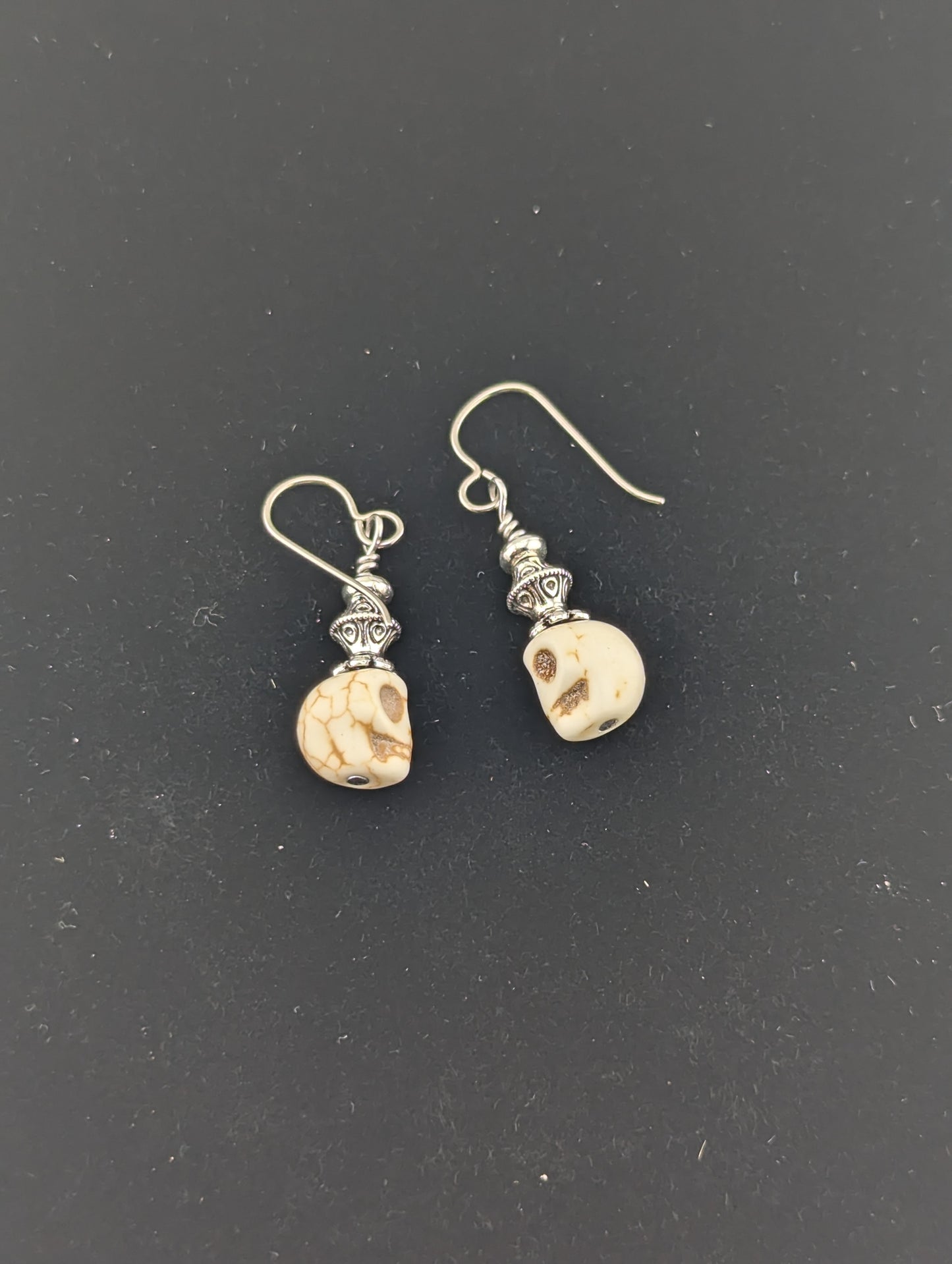 Skull earrings in antiqued Silver finish