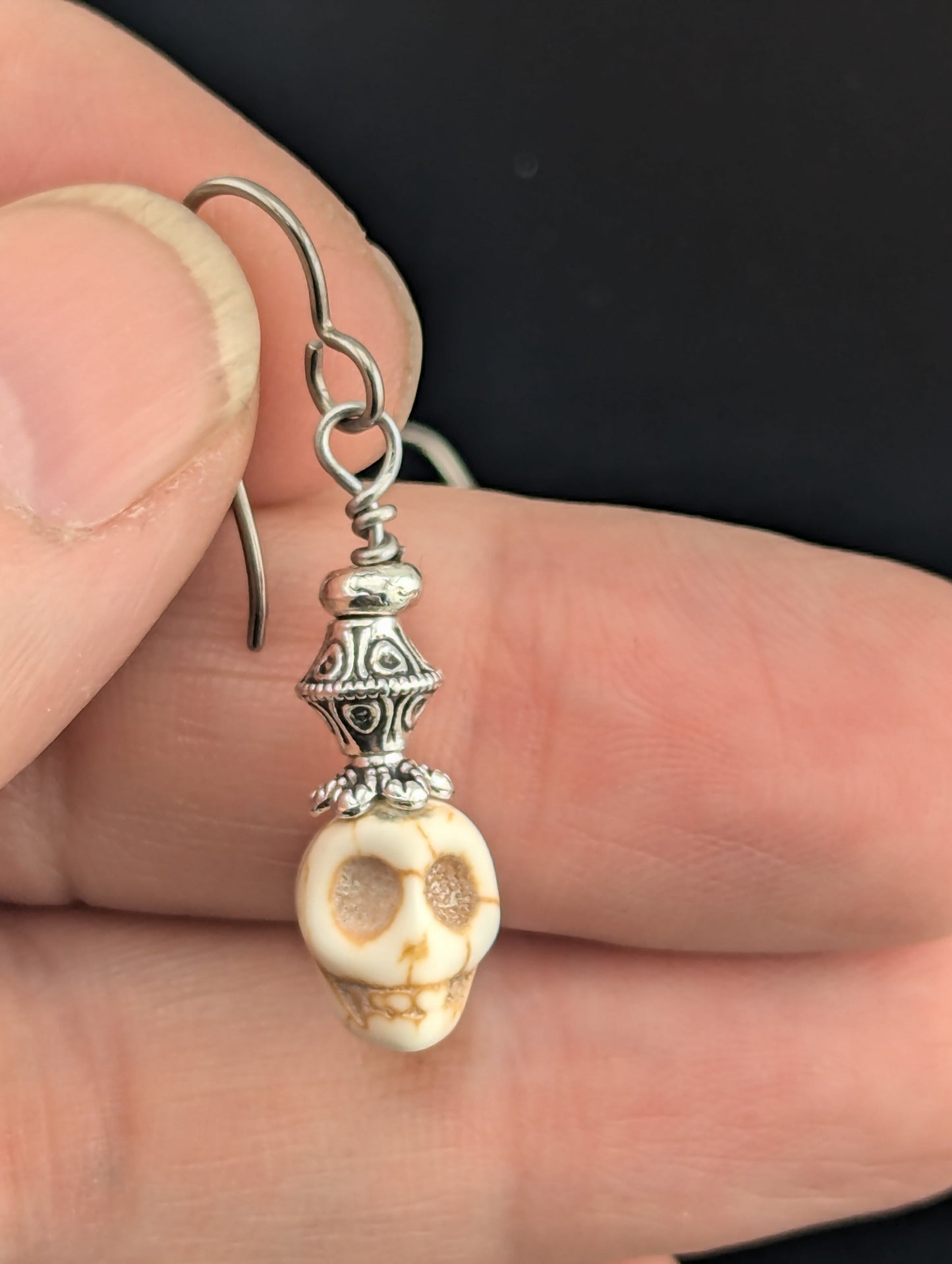 Skull earrings in antiqued Silver finish