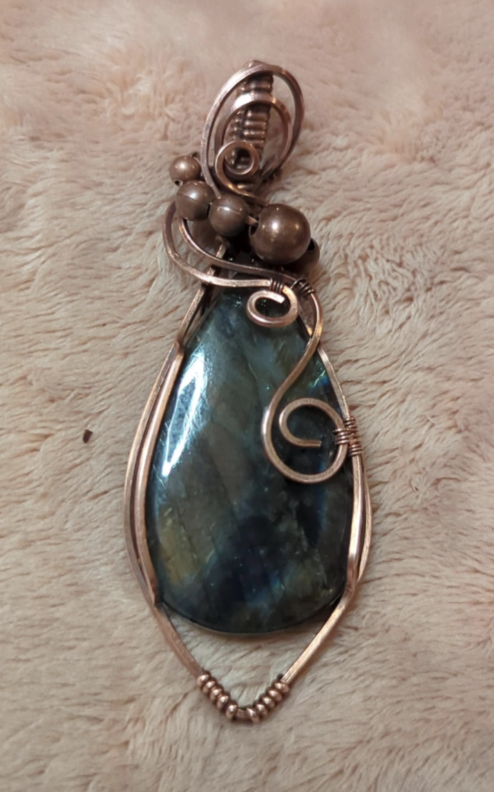 Labradorite gemstone pendant, with copper accent beads, set in antiqued copper.