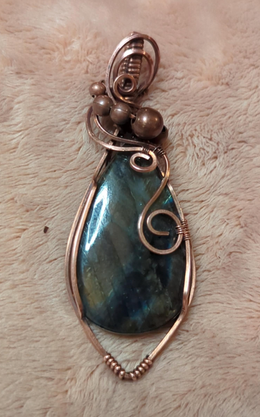 Labradorite gemstone pendant, with copper accent beads, set in antiqued copper.