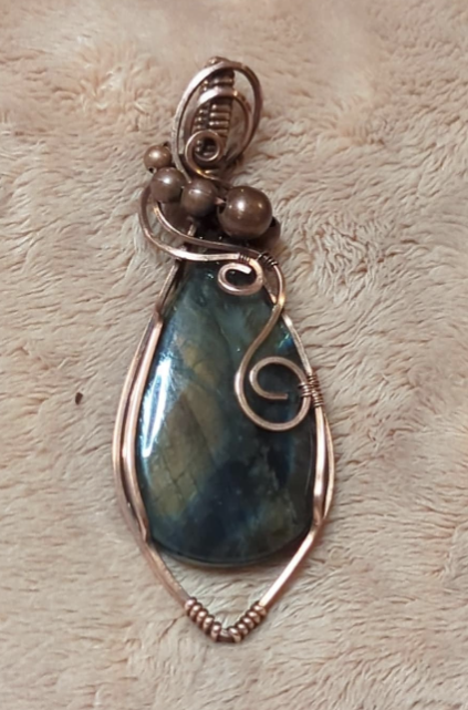 Labradorite gemstone pendant, with copper accent beads, set in antiqued copper.