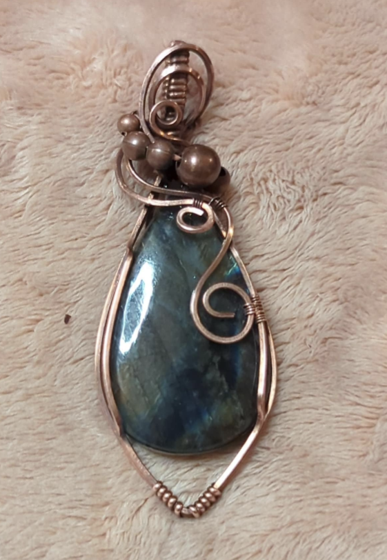 Labradorite gemstone pendant, with copper accent beads, set in antiqued copper.