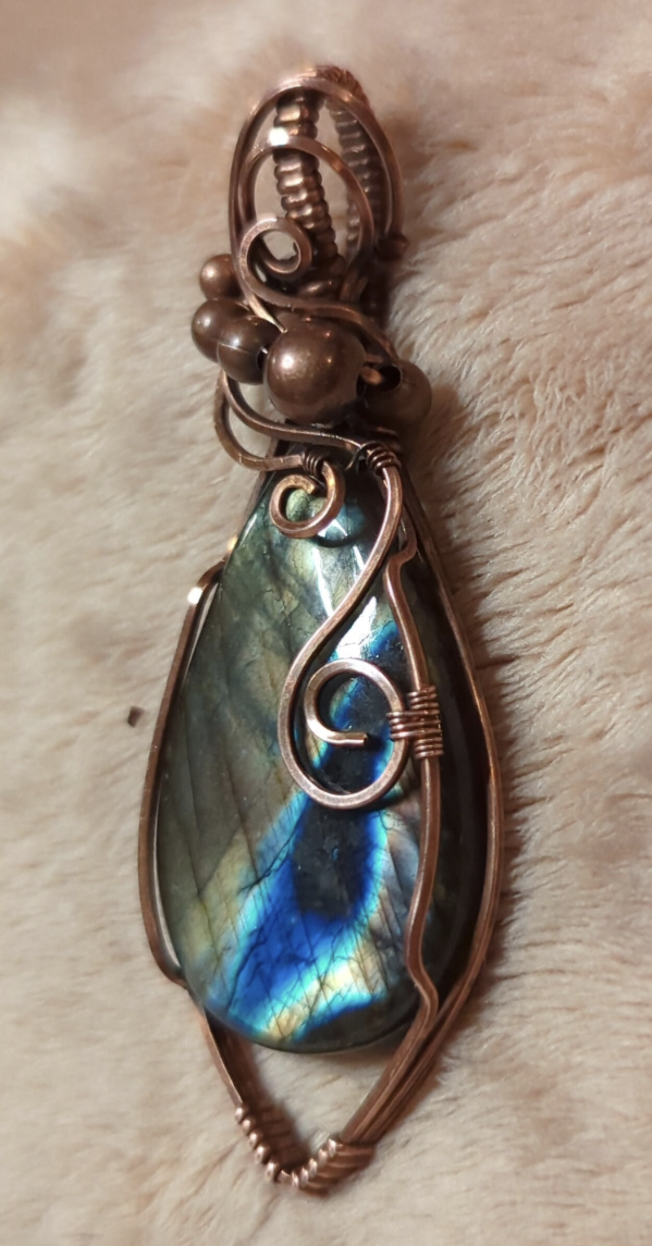 Labradorite gemstone pendant, with copper accent beads, set in antiqued copper.