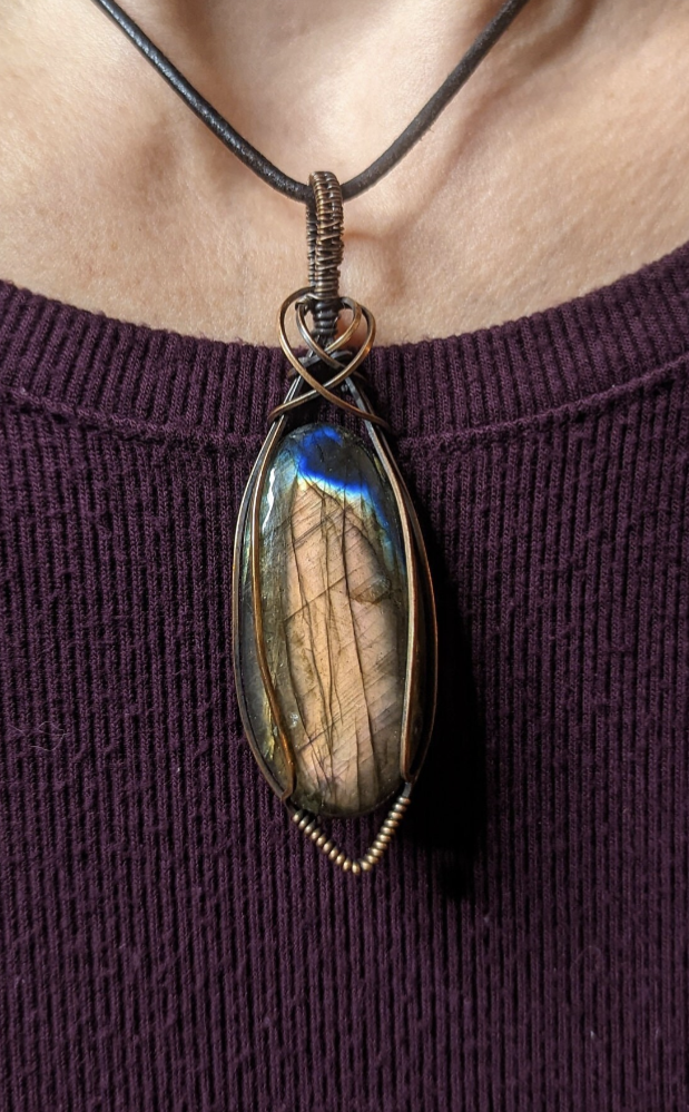 Labradorite gemstone pendant, with copper and blue flash, set in antiqued copper